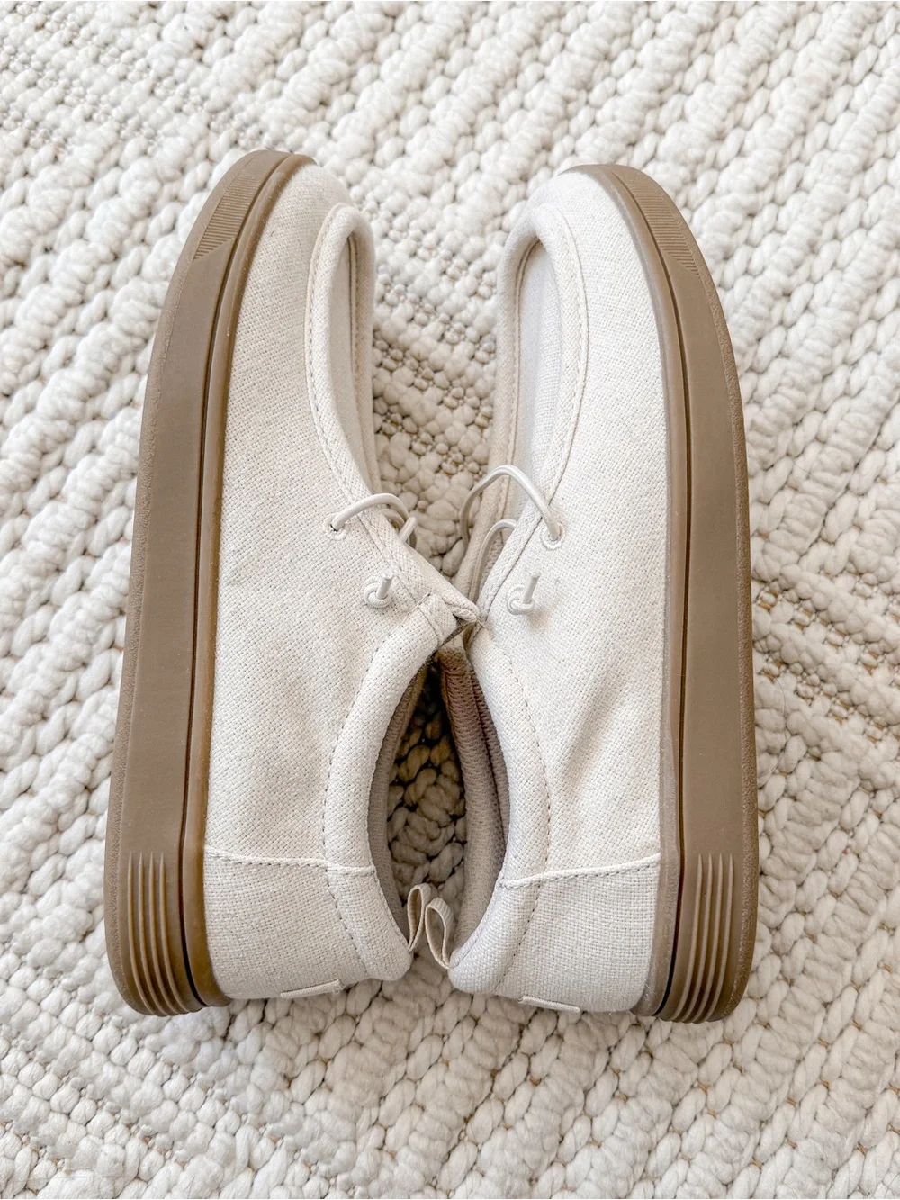 Gap kids mock sneakers size J4 Canvas in Cream with Tan Sole